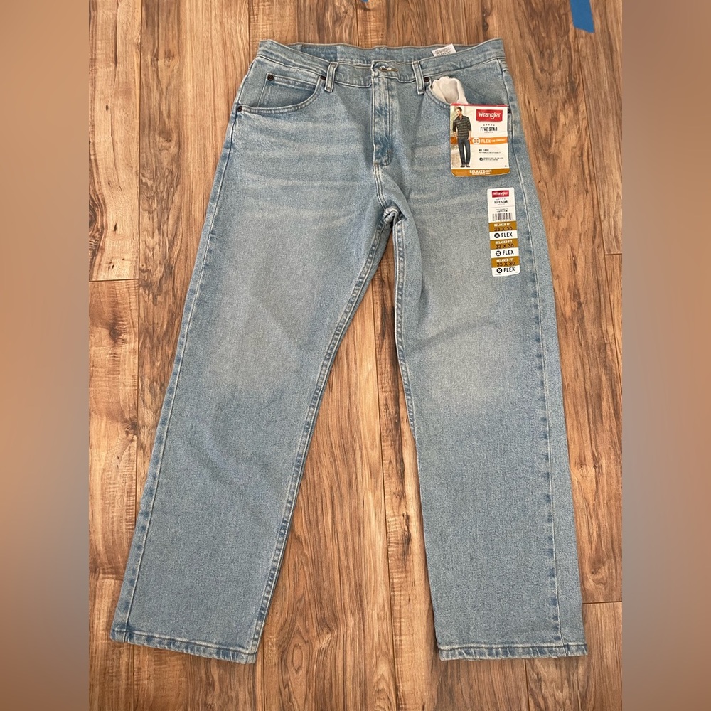 Men’s Wrangler Jeans 33X30 NWT